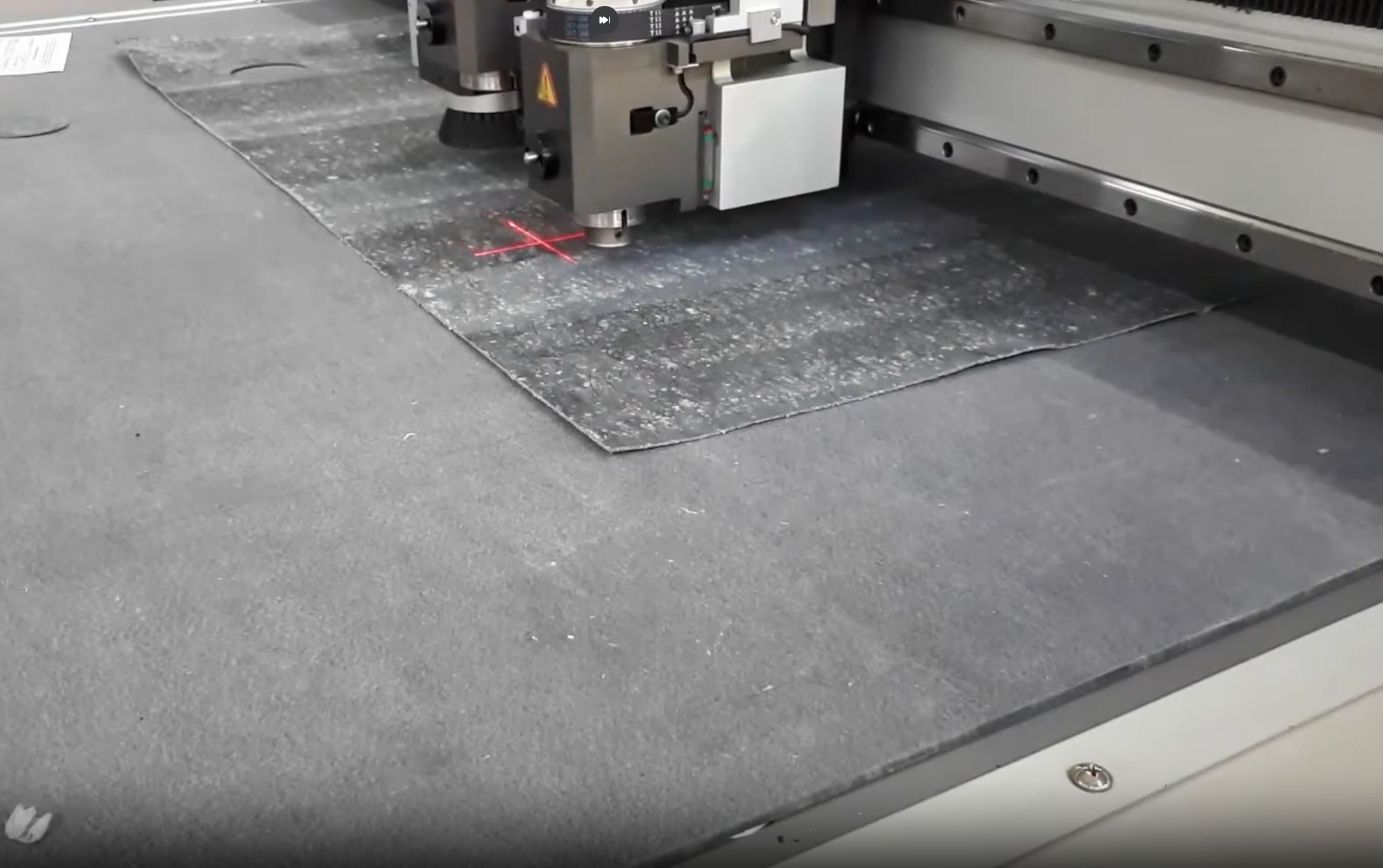 Резка паронита на планшетном режущем плоттере Ruizhou серии RZCRT