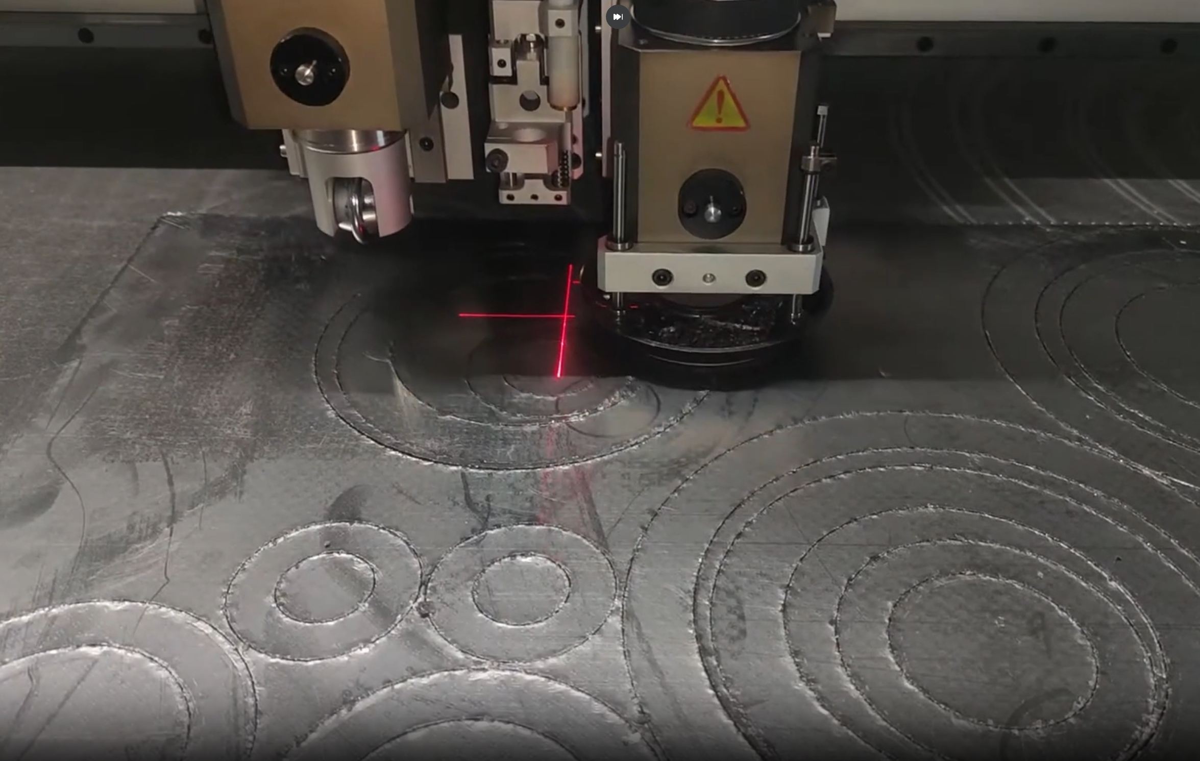 Плоттер Ruizhou режет армированный терморасширенный графит (ТРГ)